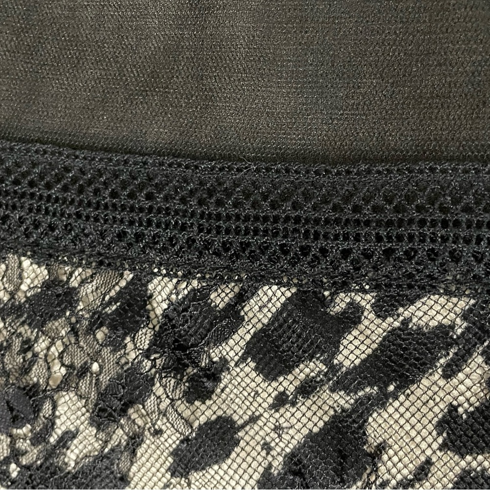 Ann Taylor Black and White Lace Sleeveless Top - Picture 6 of 10